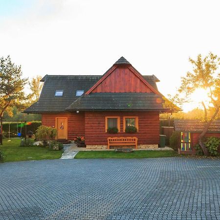 River Cottage Besenova Luaran gambar
