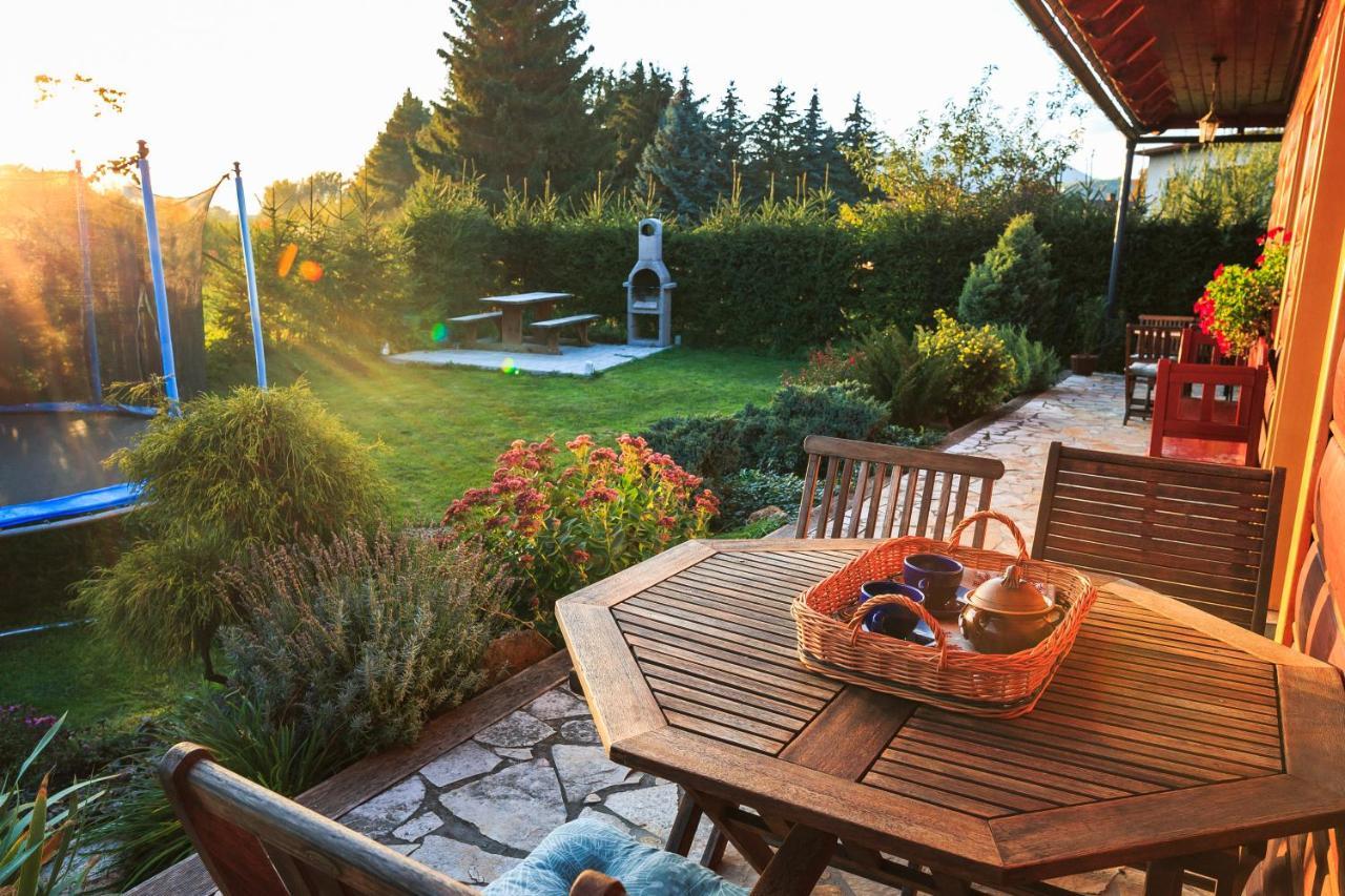 River Cottage Besenova Luaran gambar