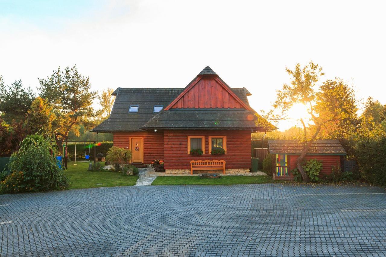 River Cottage Besenova Luaran gambar