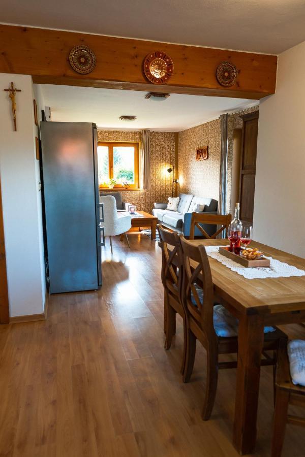 River Cottage Besenova Luaran gambar