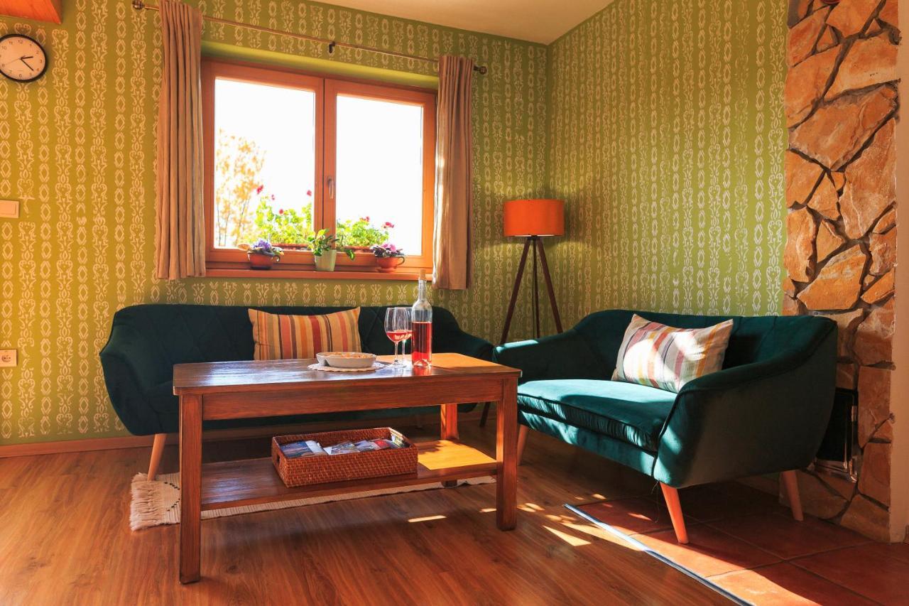 River Cottage Besenova Luaran gambar