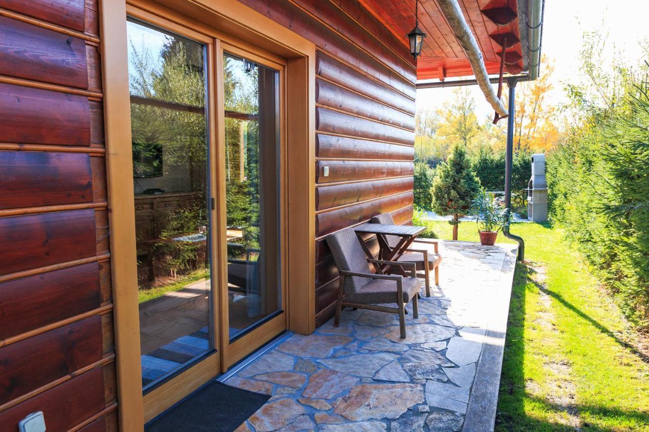 River Cottage Besenova Luaran gambar